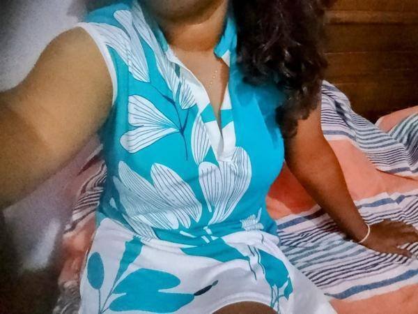 DINITHI ❤️ LIVE CAM SHOW ❤️ Location: REAL PHOTO